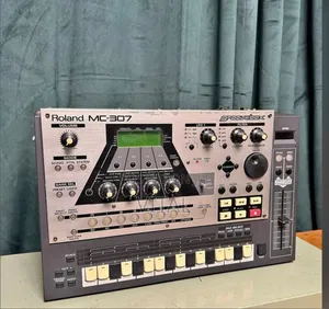 Roland Groovebox Mc307/Drum Machine/Synthesizer/Sequenceretc