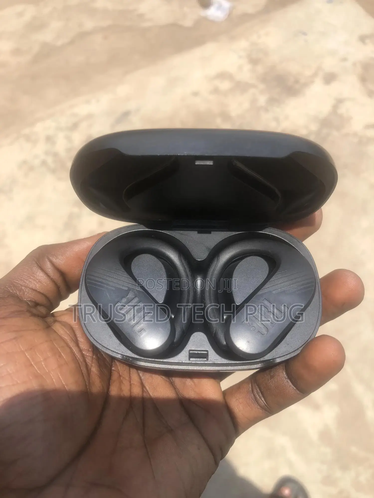 Preowned JBL Endurance Peak 2 Bluetooth Earbuds in Stock