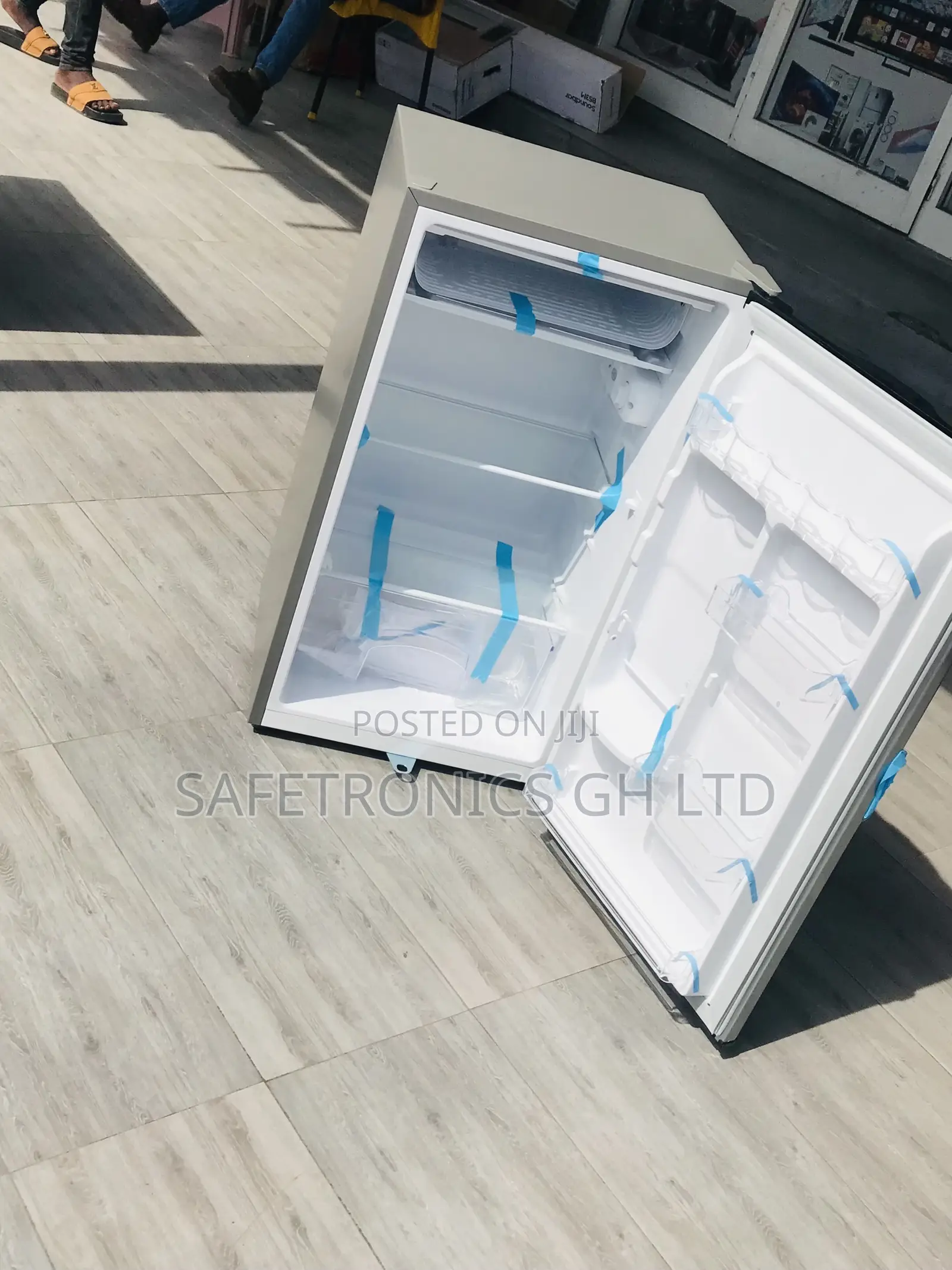 Pearl Table Top Topfreezer PF-111 Singledoor Fridge 