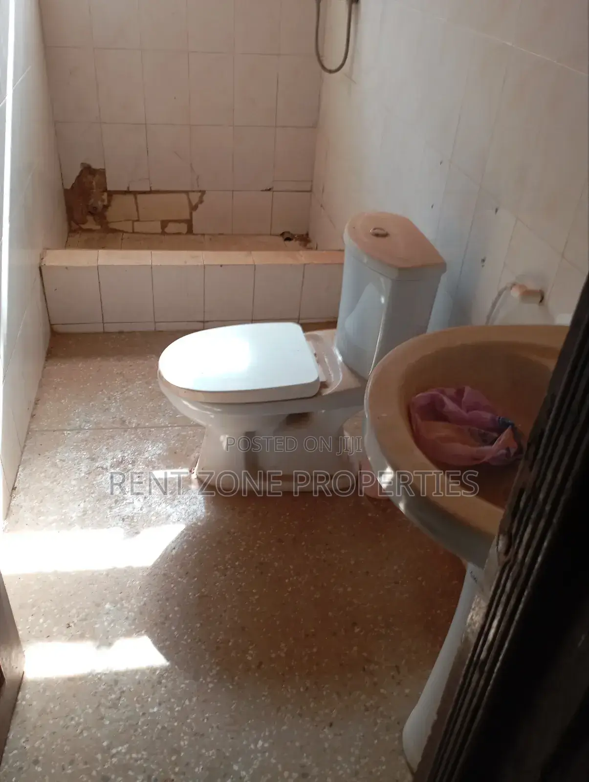 6bdrm Villa in Rent Zone Properties, Ofankor for sale