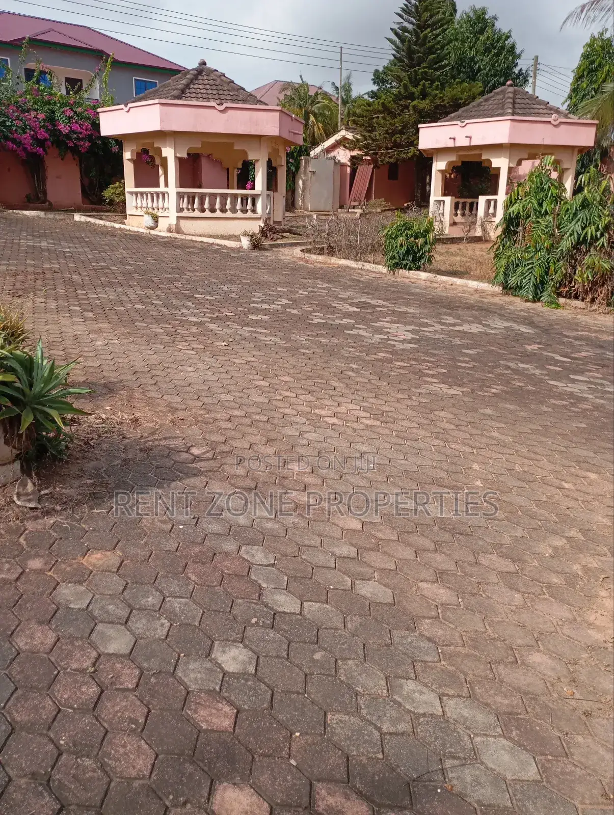 6bdrm Villa in Rent Zone Properties, Ofankor for sale