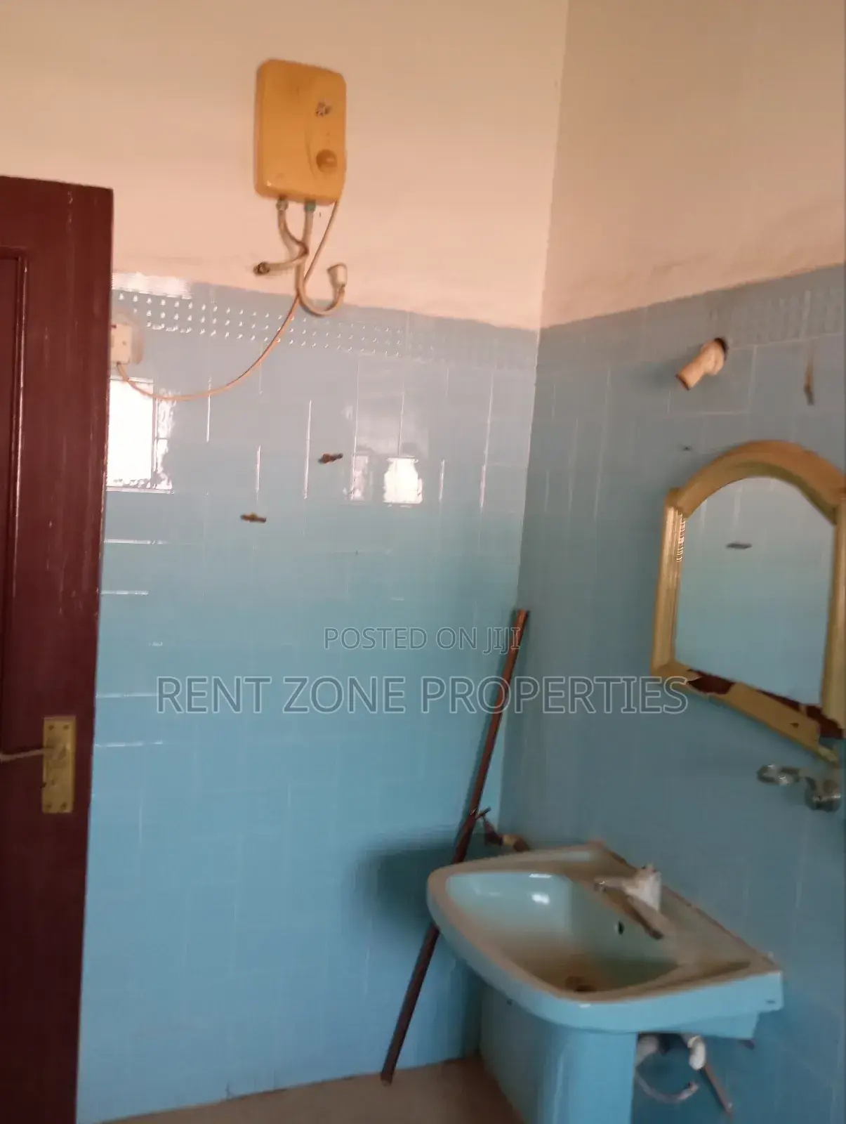 6bdrm Villa in Rent Zone Properties, Ofankor for sale