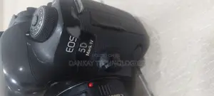 Canon 5d Mark Iv With 50mm Lens