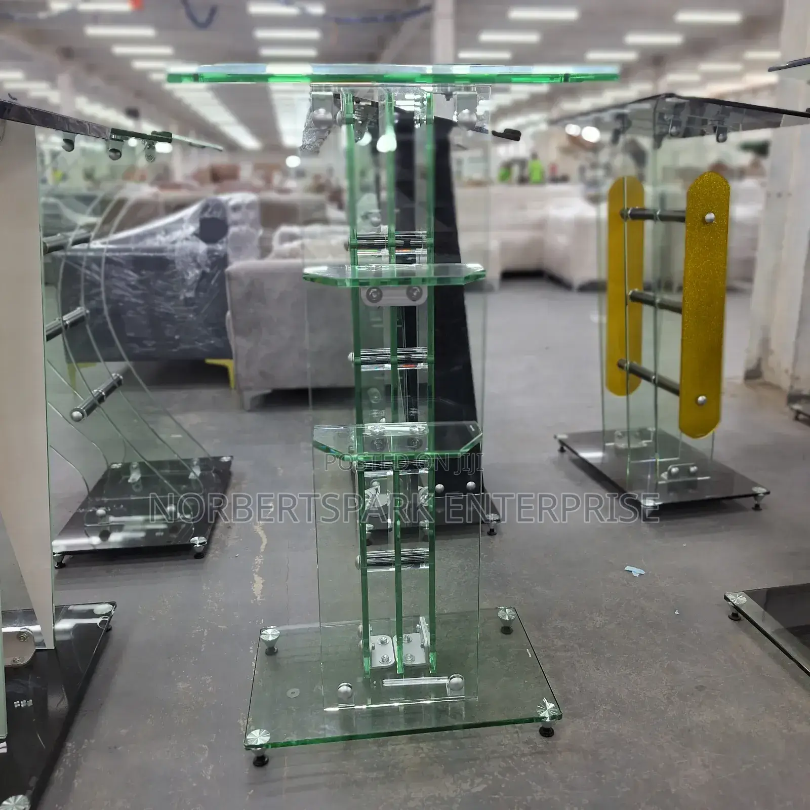 Glass Pulpit(Pt243)