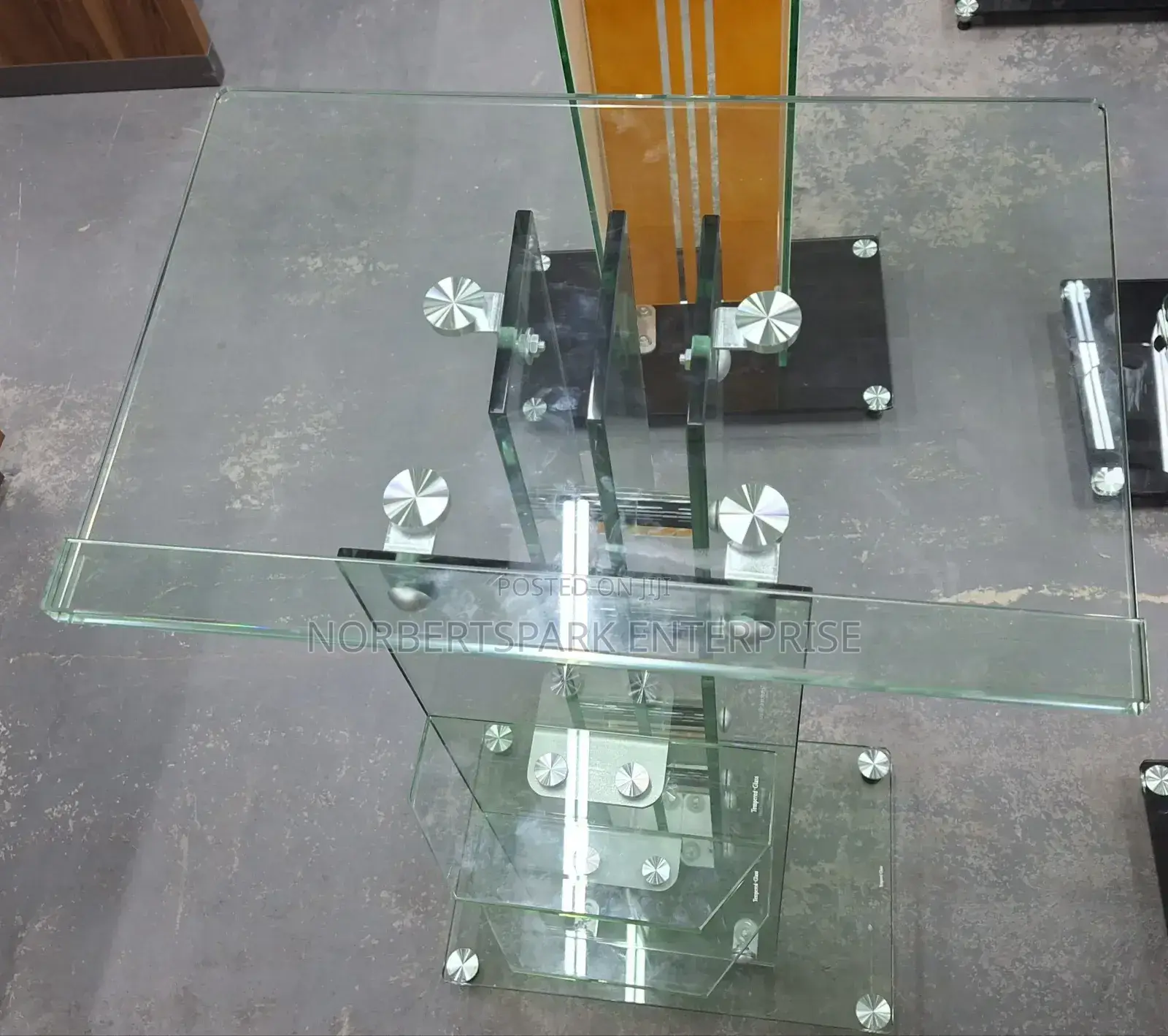 Glass Pulpit(Pt243)