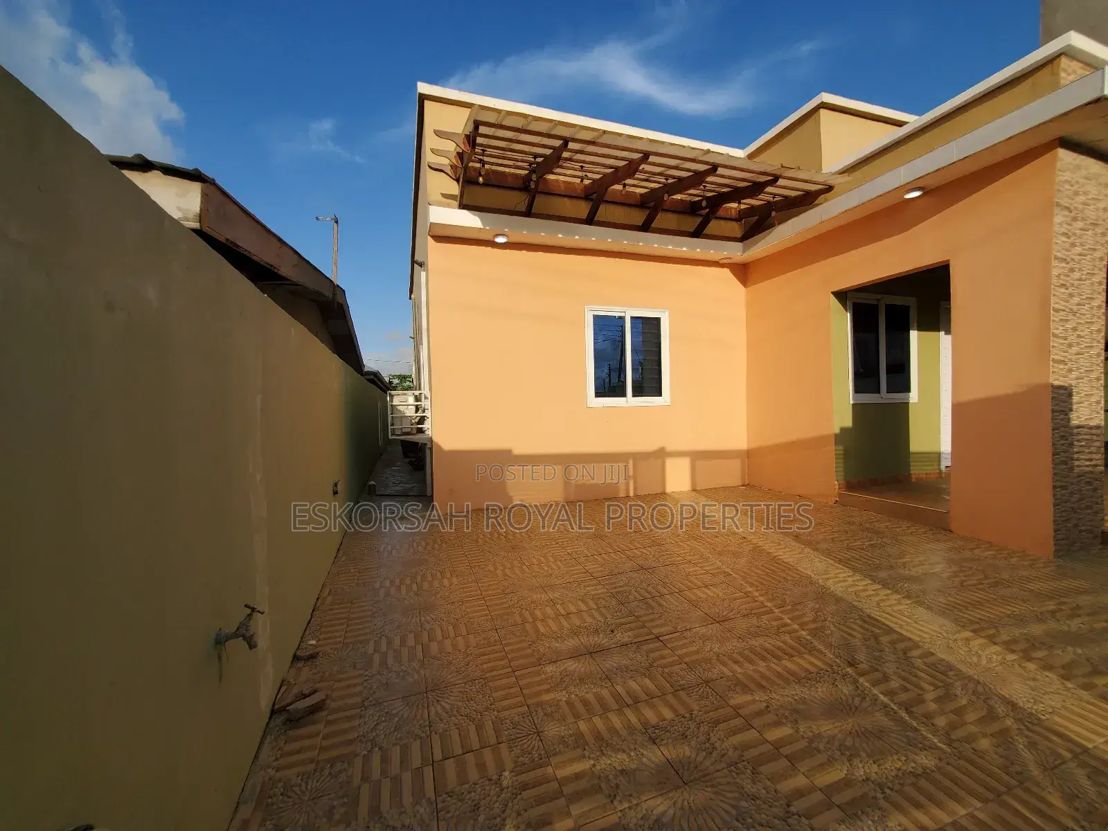 Furnished 2bdrm House in Santo, School Junction for sale