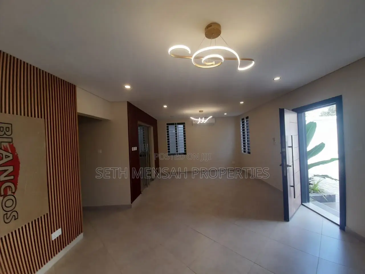 6bdrm House in Skm, Labadi for sale