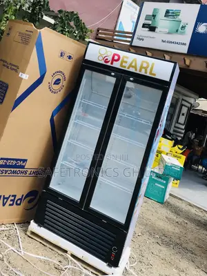 Switchable PVC-622-2b 2 Doors: Pearl Display Glass