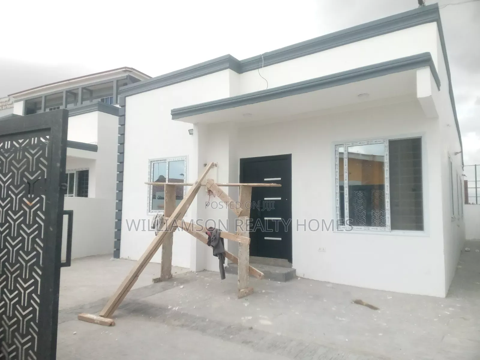 3bdrm House in Baatsonaa Area, for sale