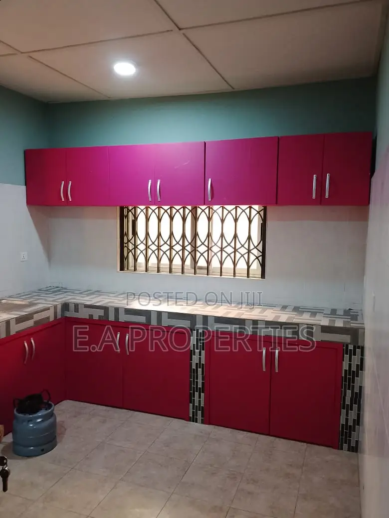 2bdrm House in E A Properties, Frafraha for rent