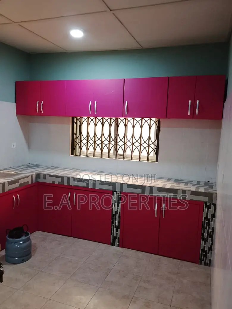 2bdrm House in E A Properties, Frafraha for rent