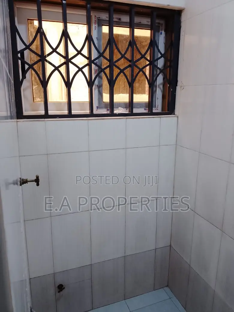 2bdrm House in E A Properties, Frafraha for rent