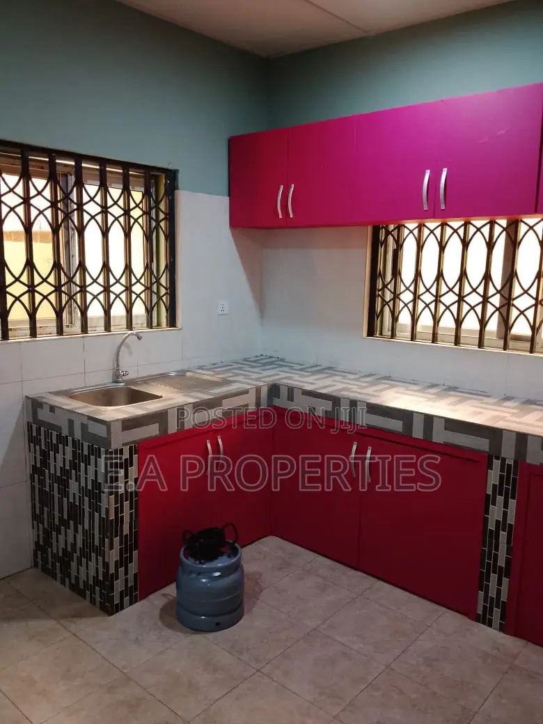 2bdrm House in E A Properties, Frafraha for rent