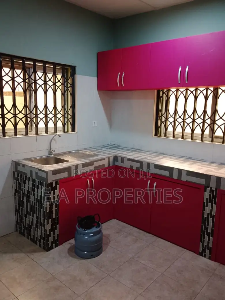2bdrm House in E A Properties, Frafraha for rent