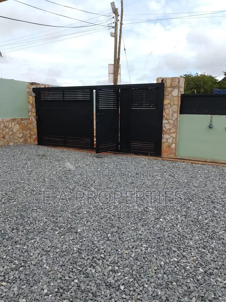 2bdrm House in E A Properties, Frafraha for rent