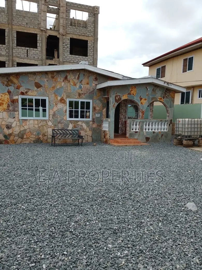 2bdrm House in E A Properties, Frafraha for rent