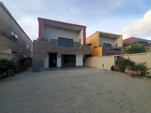 3bdrm House in Ashaley Botwe for sale