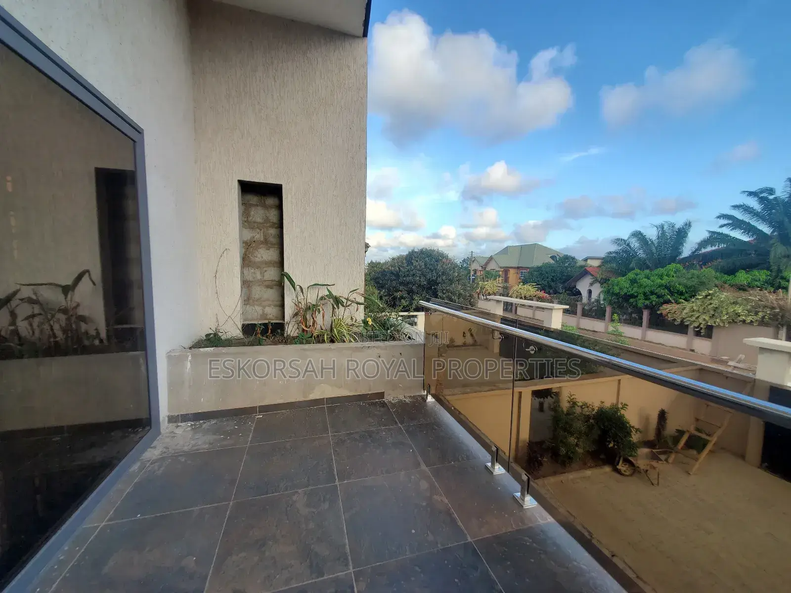 3bdrm House in Ashaley Botwe for sale