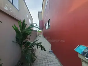 3bdrm House in Ashaley Botwe for sale