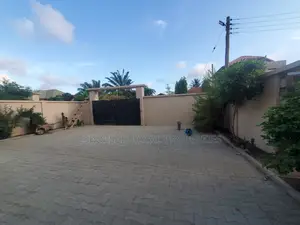 3bdrm House in Ashaley Botwe for sale