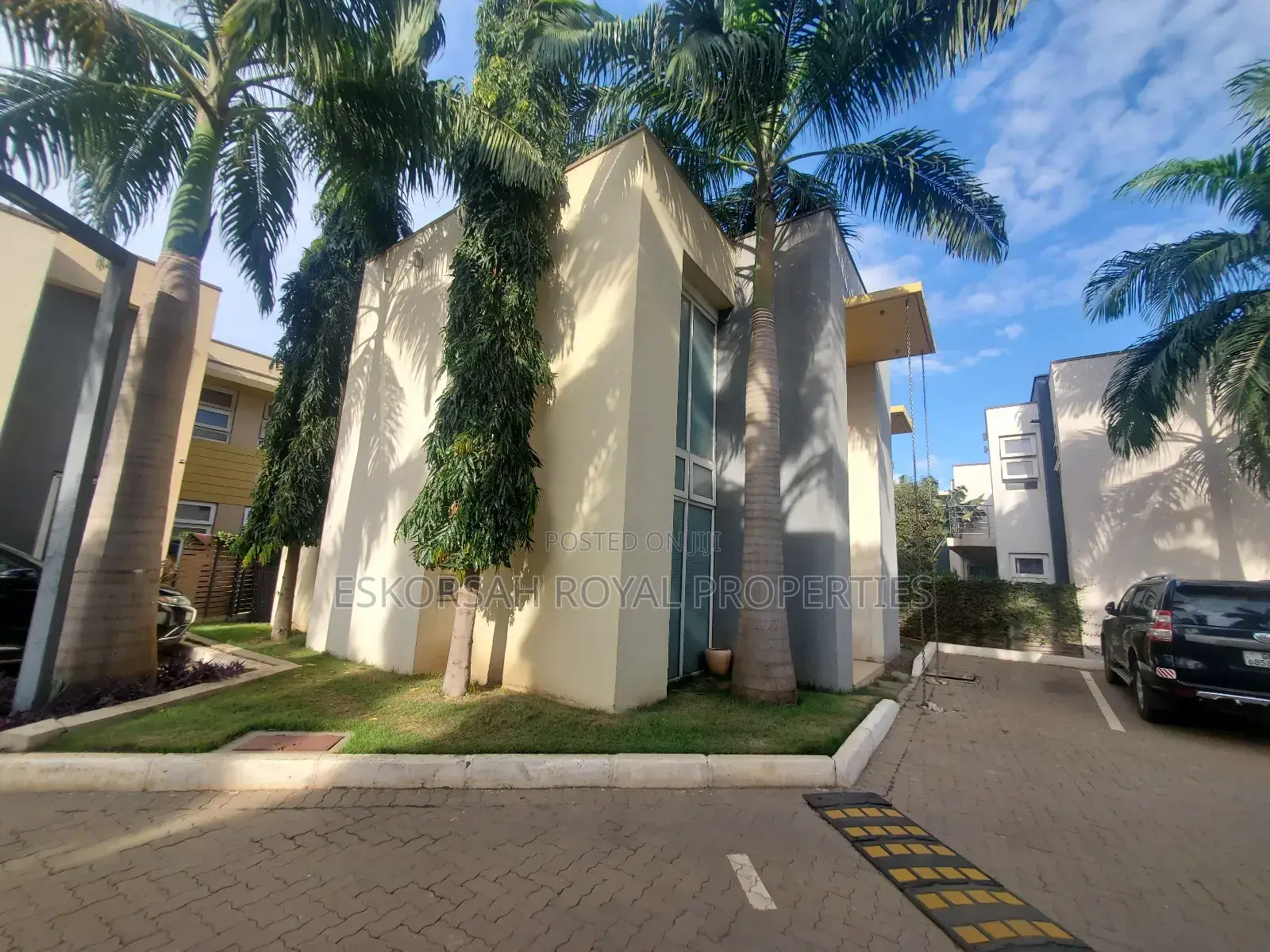 3bdrm Townhouse / Terrace in Sam Jona Estate, Adjiriganor for rent