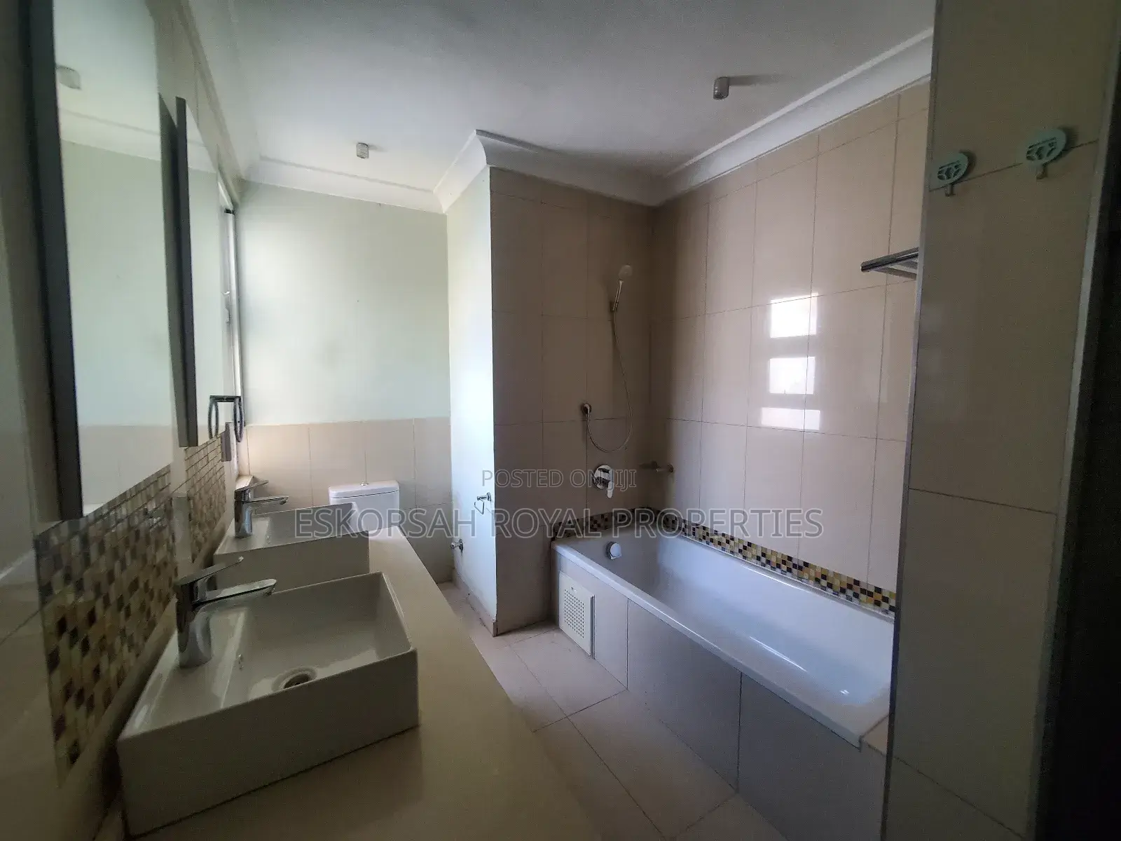3bdrm Townhouse / Terrace in Sam Jona Estate, Adjiriganor for rent