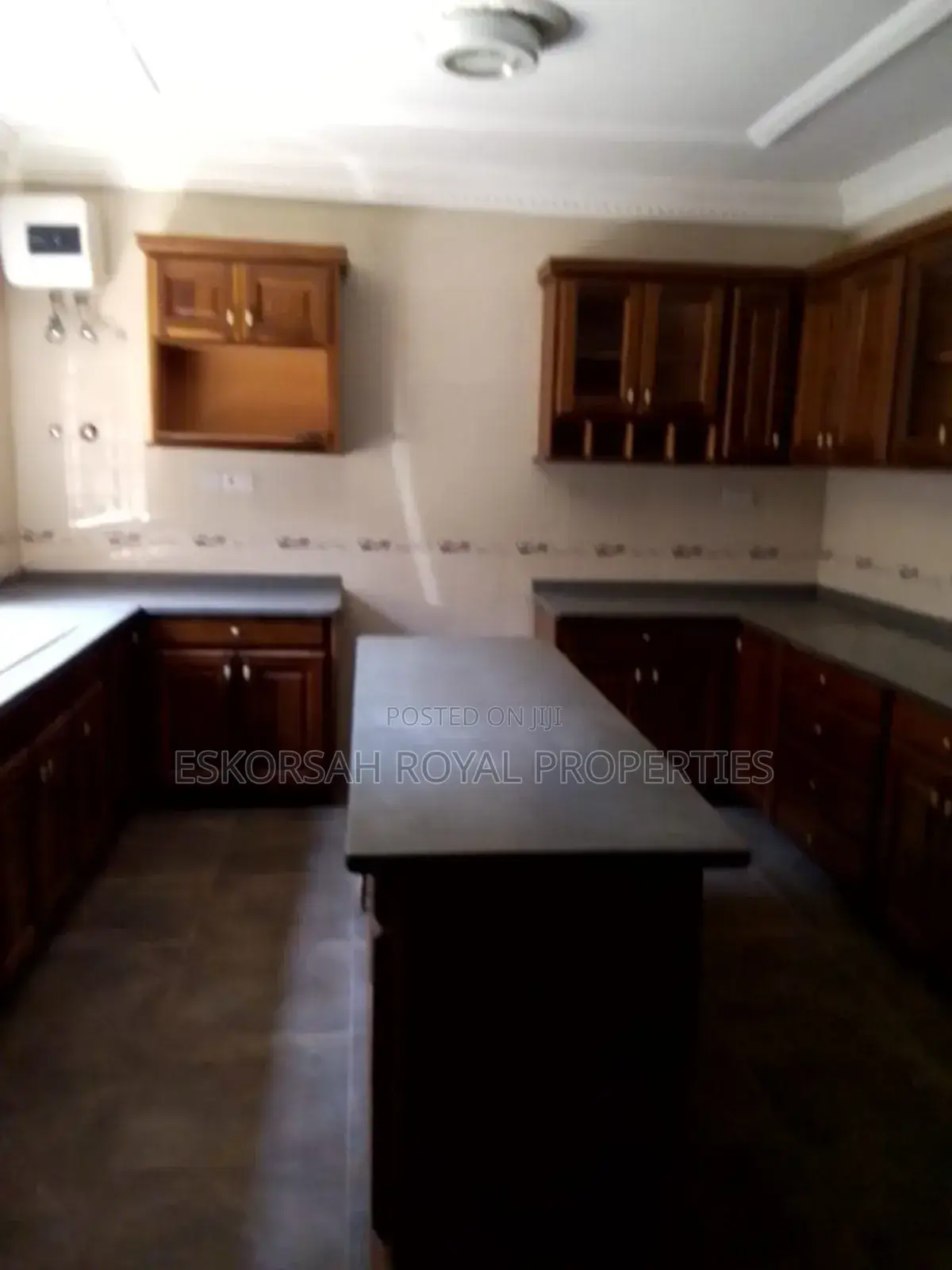4bdrm House in Trasacco, Adjiriganor for rent