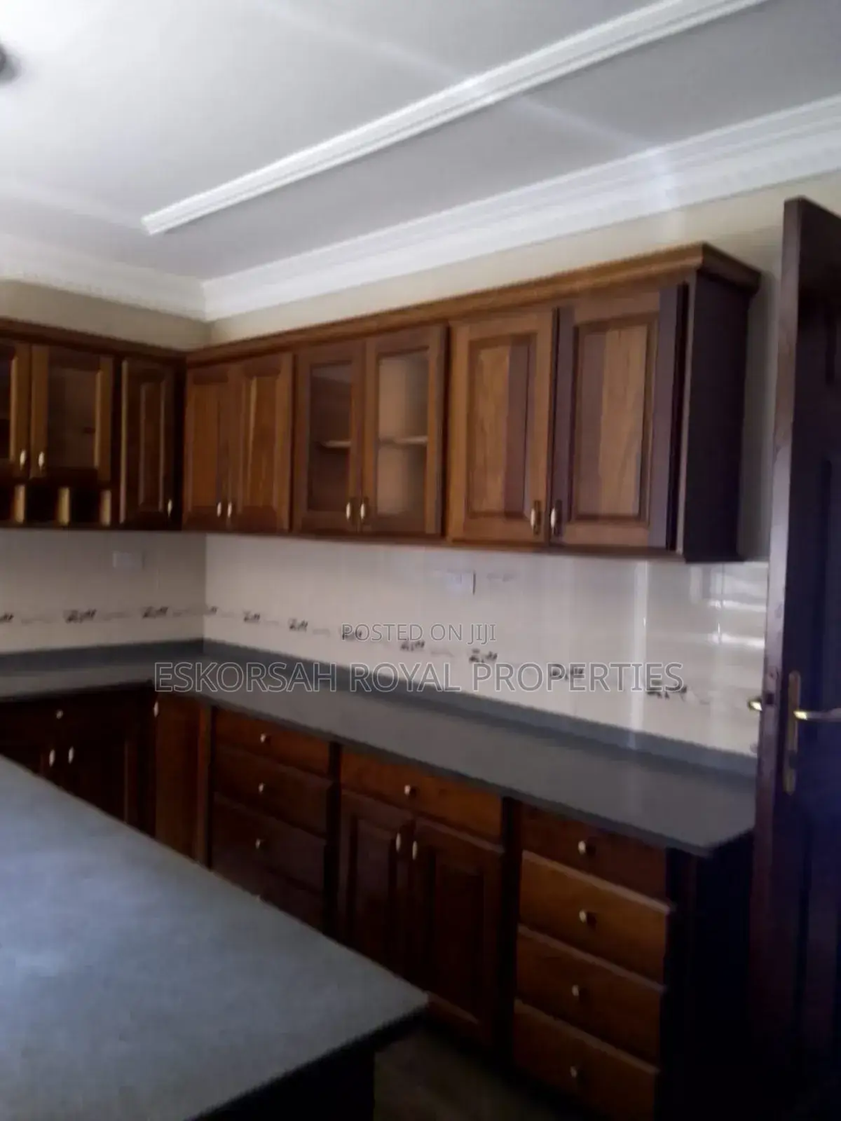 4bdrm House in Trasacco, Adjiriganor for rent