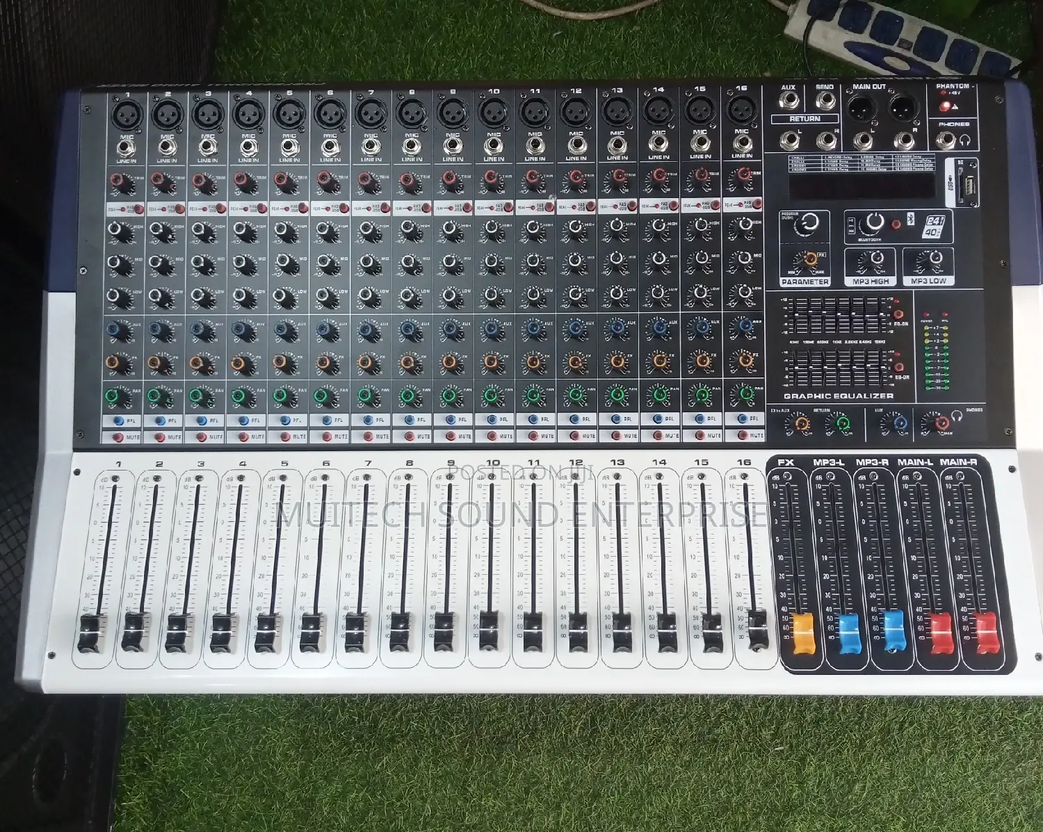 Yamaha Power Mixer '16' Channels
