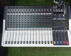 Yamaha Power Mixer '16' Channels
