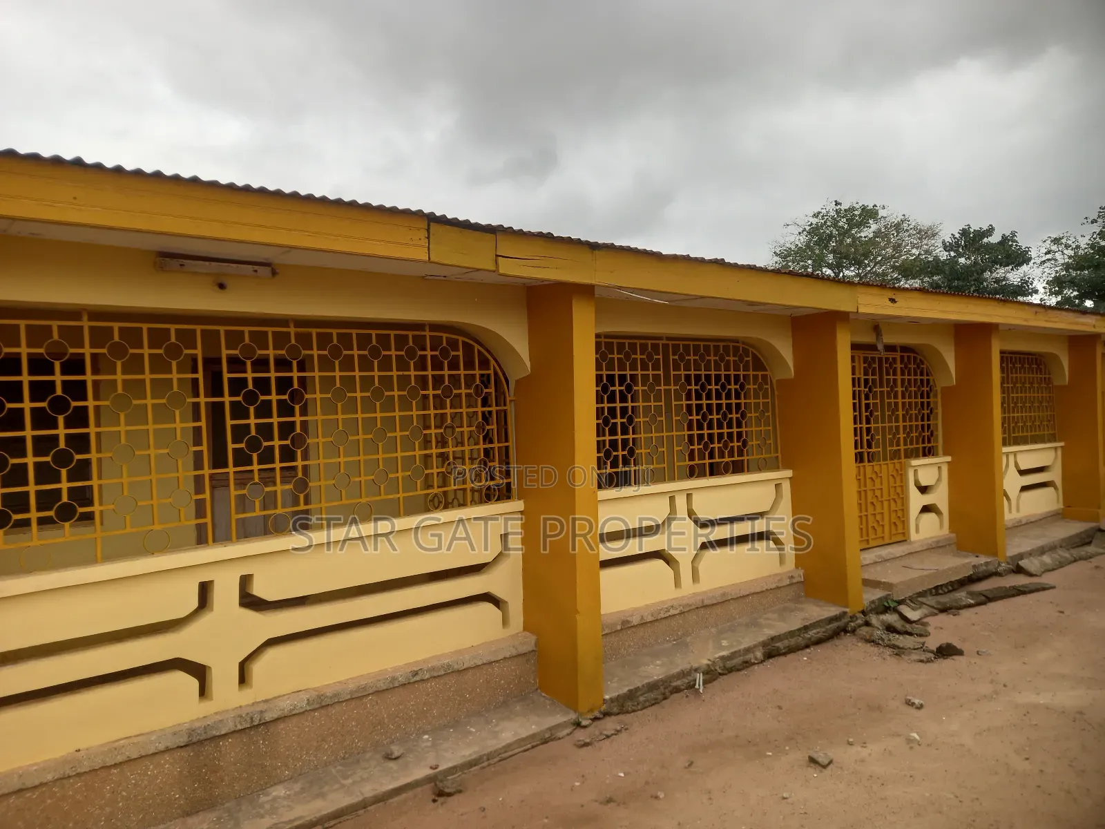 5bdrm House in Kenyasi Abrem, Kumasi Metropolitan for sale