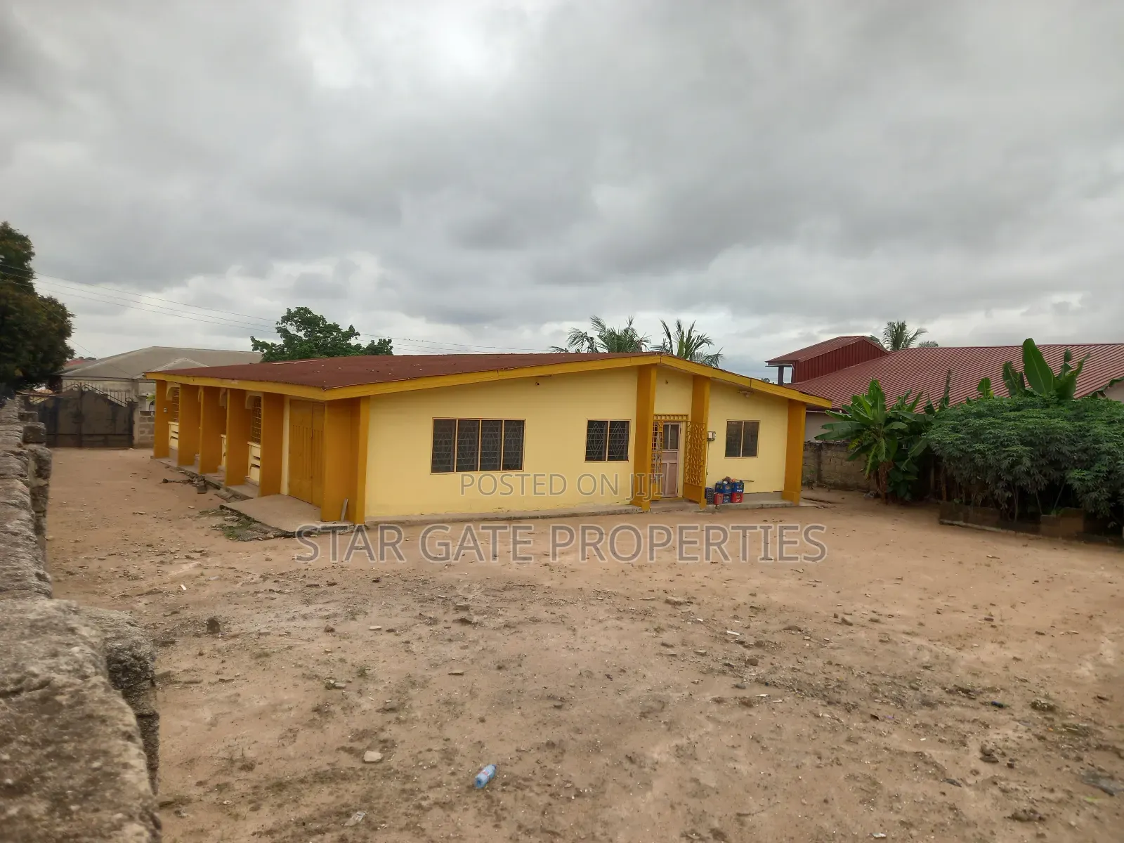 5bdrm House in Kenyasi Abrem, Kumasi Metropolitan for sale