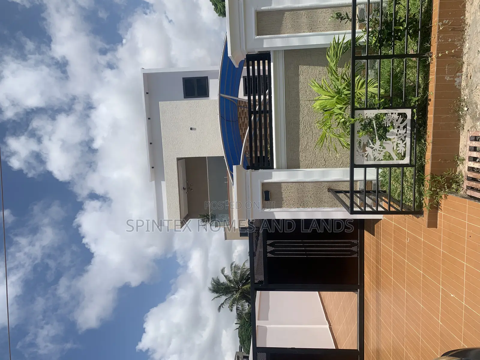 4bdrm Mansion in Hfc Estate, Spintex for sale