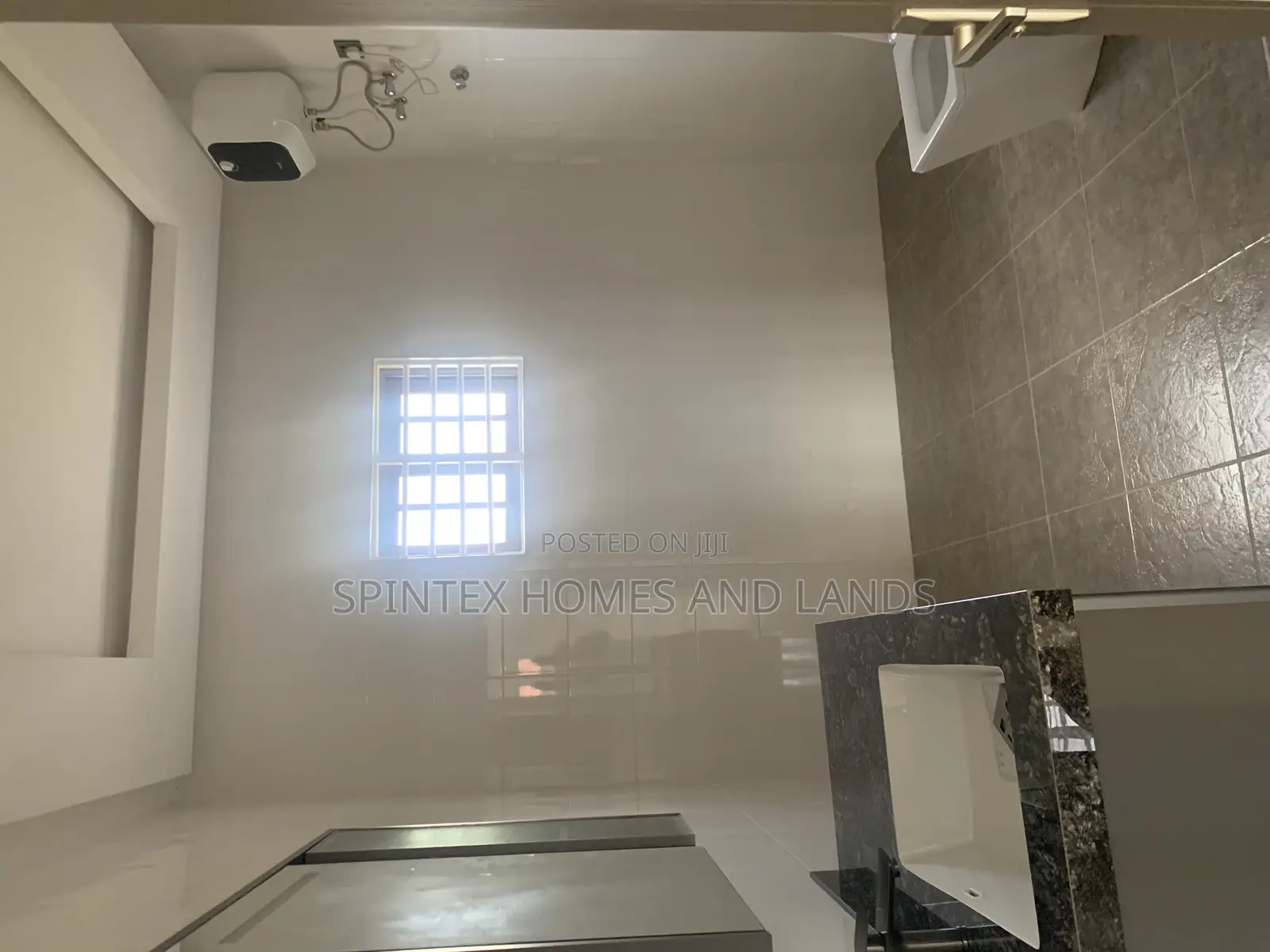 4bdrm Mansion in Hfc Estate, Spintex for sale