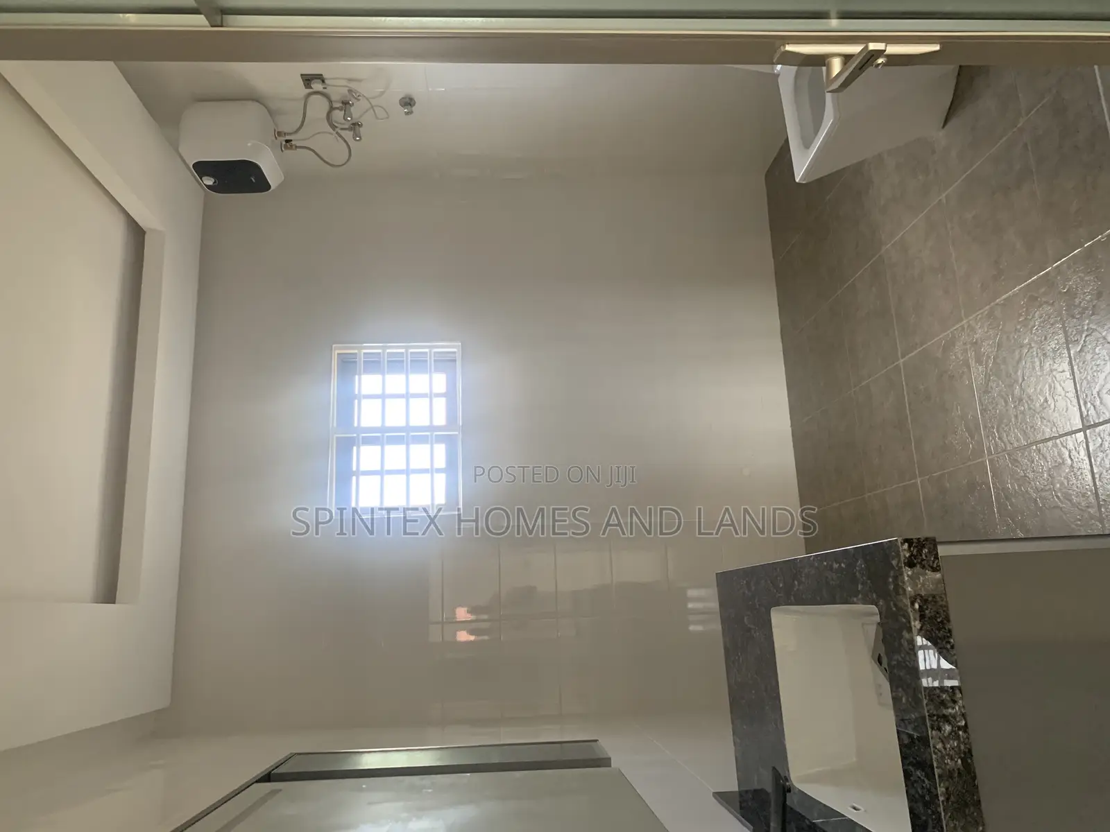 4bdrm Mansion in Hfc Estate, Spintex for sale