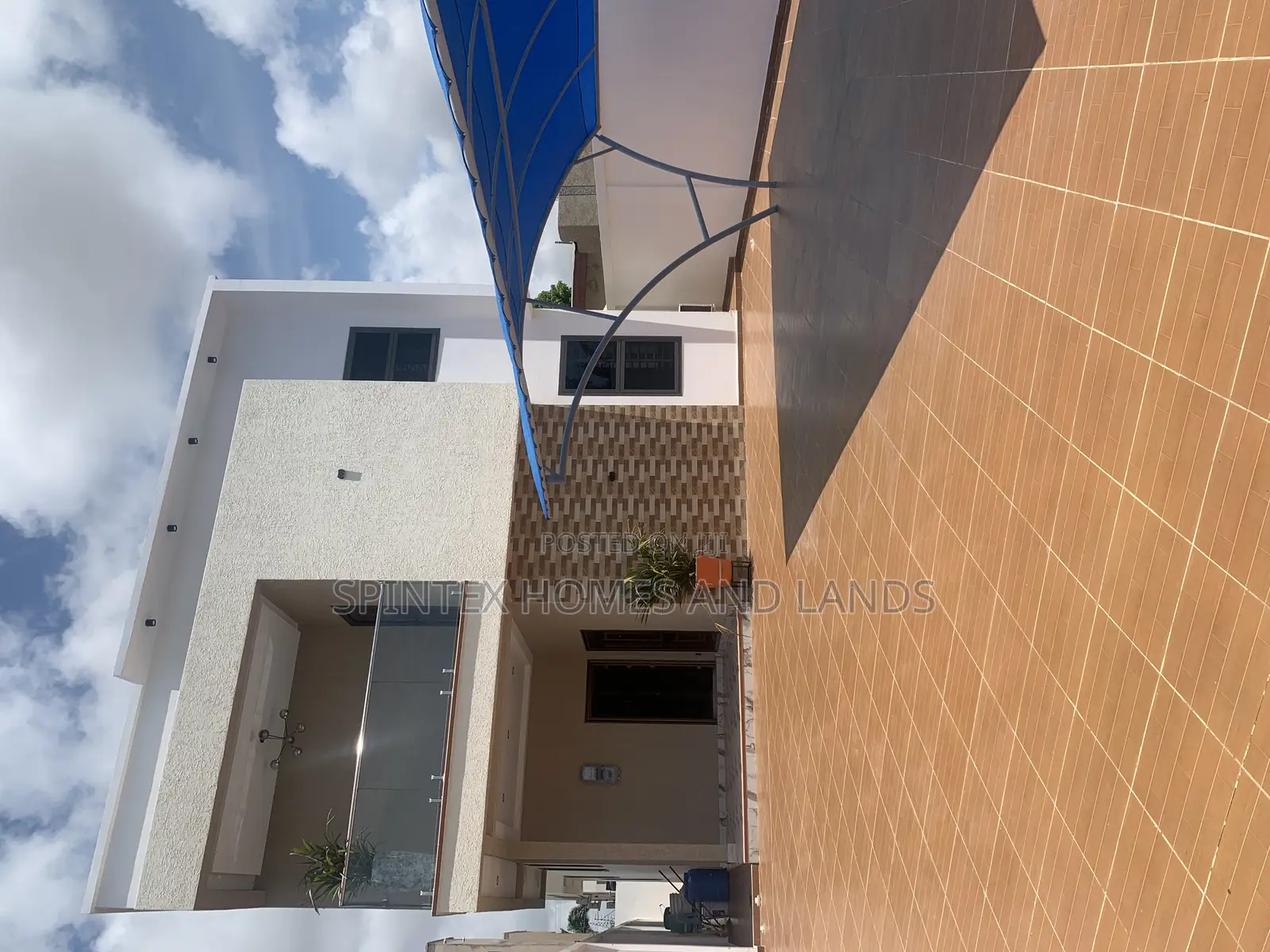 4bdrm Mansion in Hfc Estate, Spintex for sale