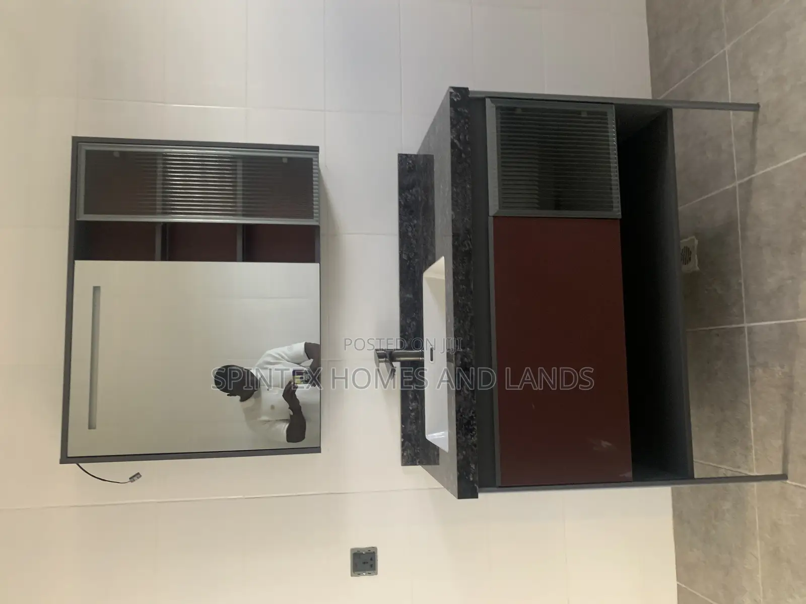 4bdrm Mansion in Hfc Estate, Spintex for sale