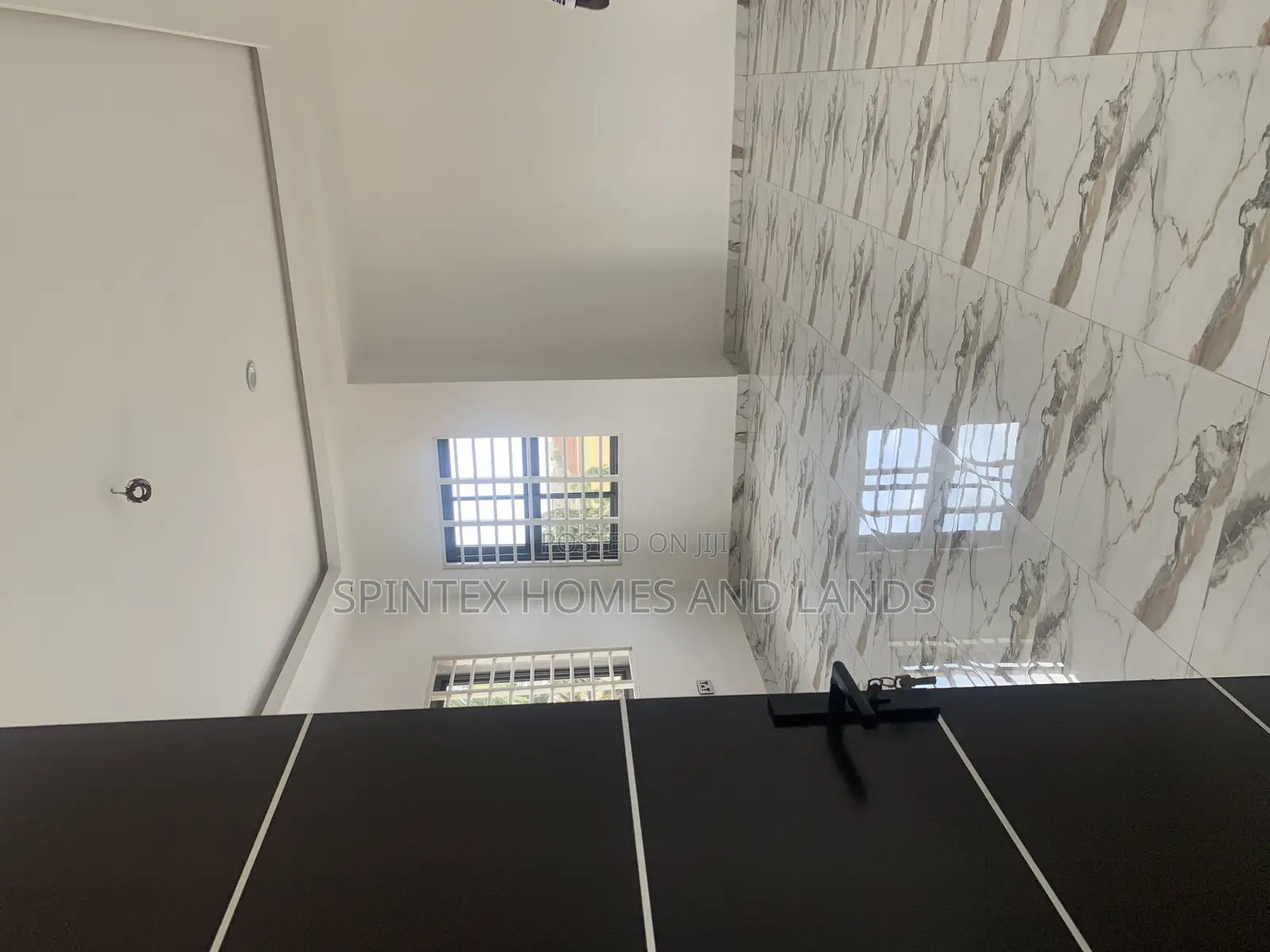 4bdrm Mansion in Hfc Estate, Spintex for sale
