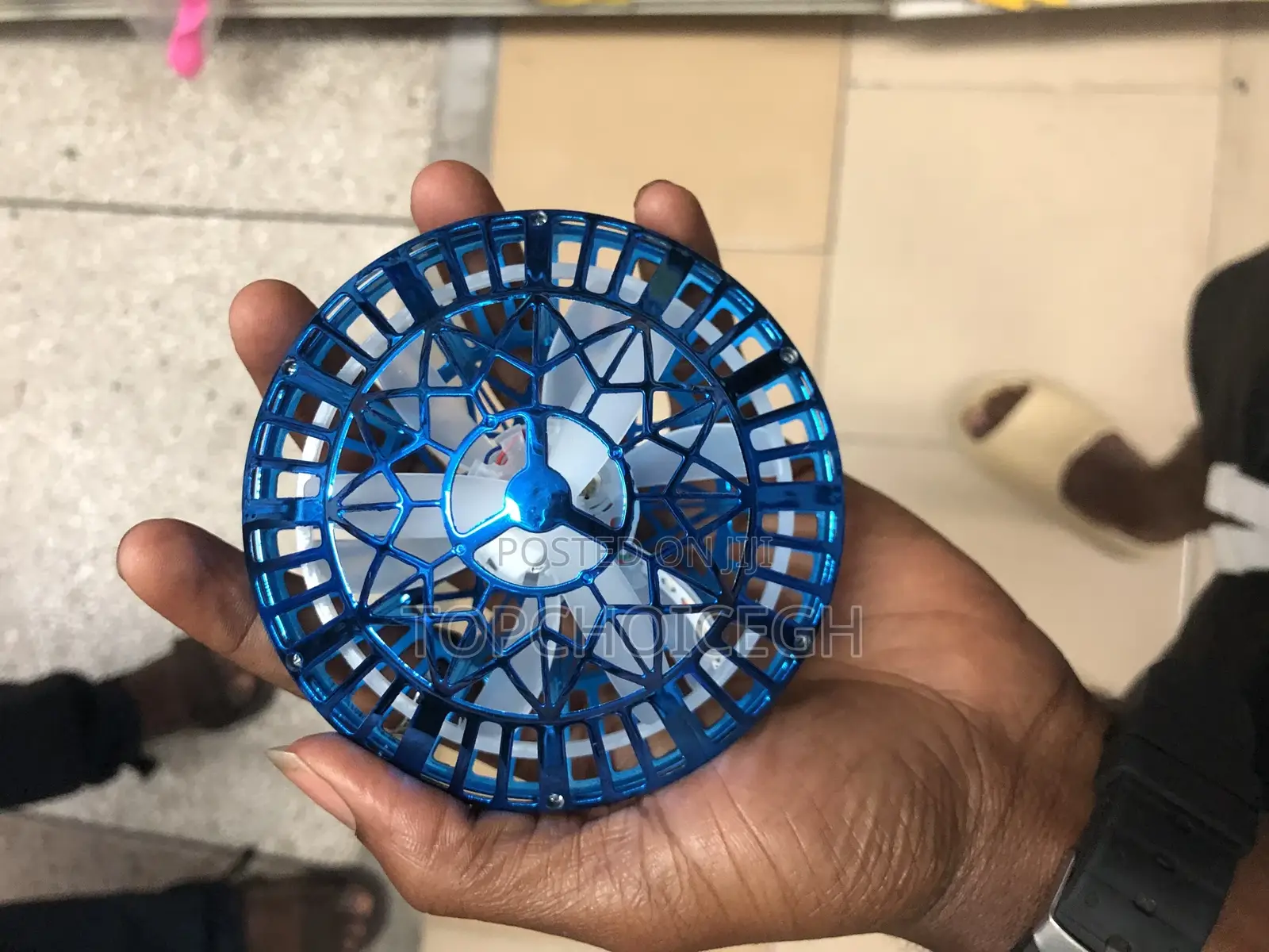 Fly Spinning Ball