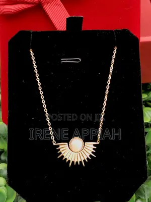 Simple Ladies Necklace