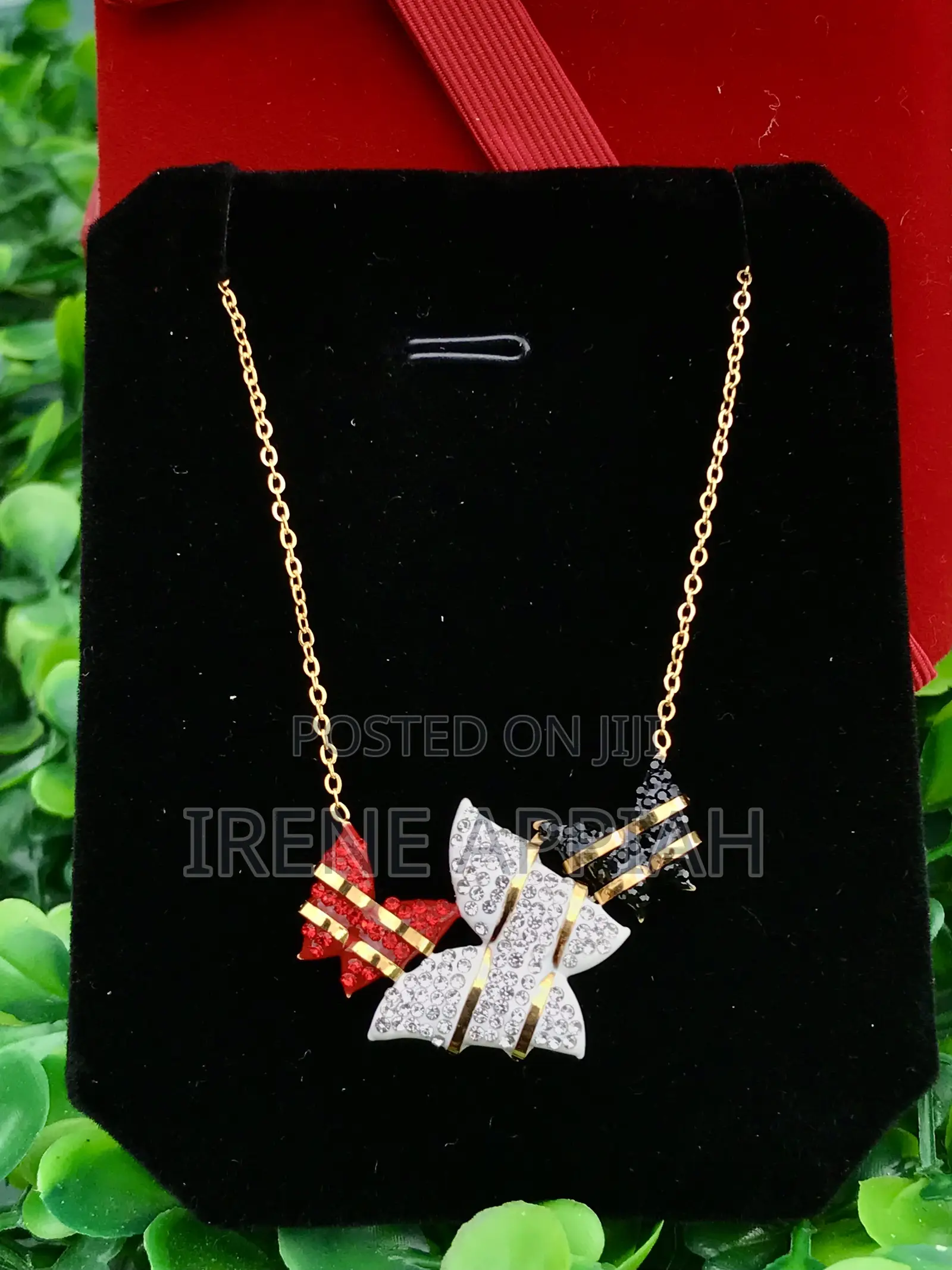 Simple Ladies Necklace