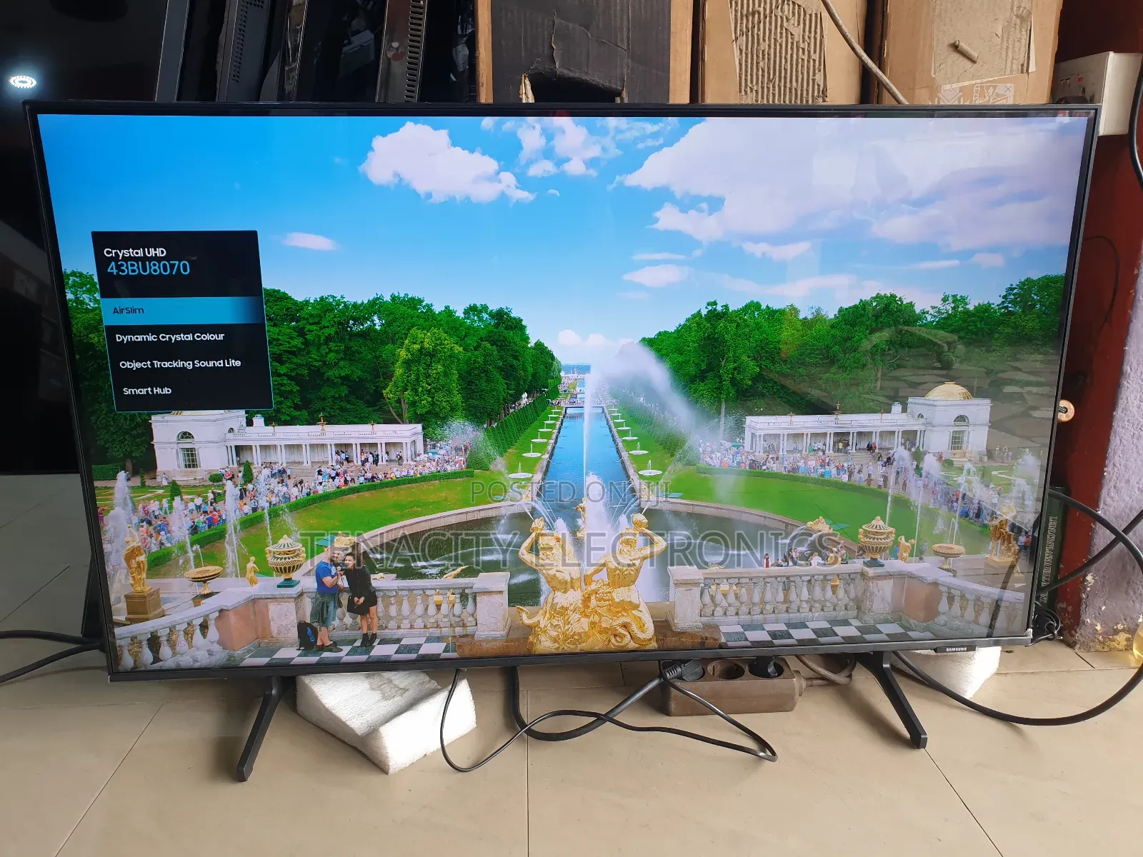 2022/43 Airslim Samsung Crystal Uhd HDR Smart TV