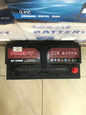 17 Plates Battery For Cars With Battery In The Boot