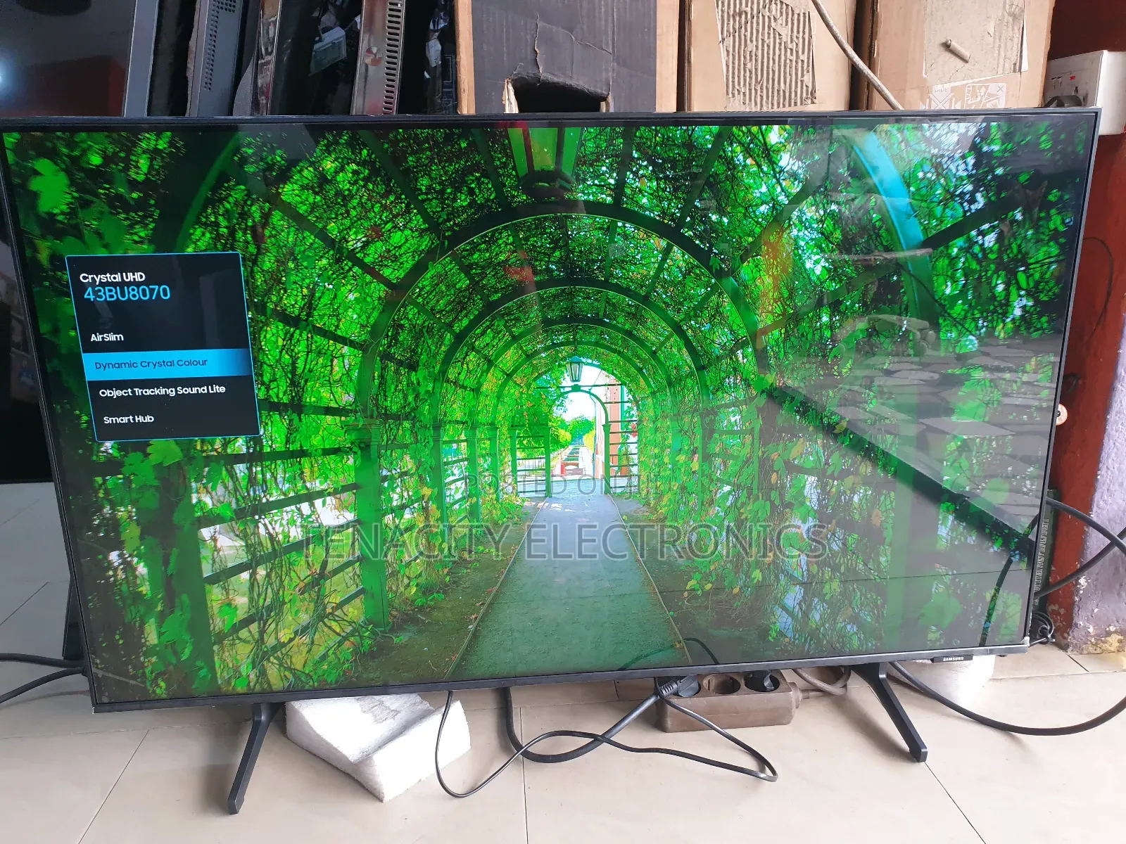 2022/43 Airslim Samsung Crystal Uhd HDR Smart TV