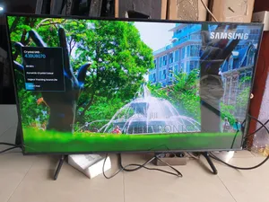 2022/43 Airslim Samsung Crystal Uhd HDR Smart TV