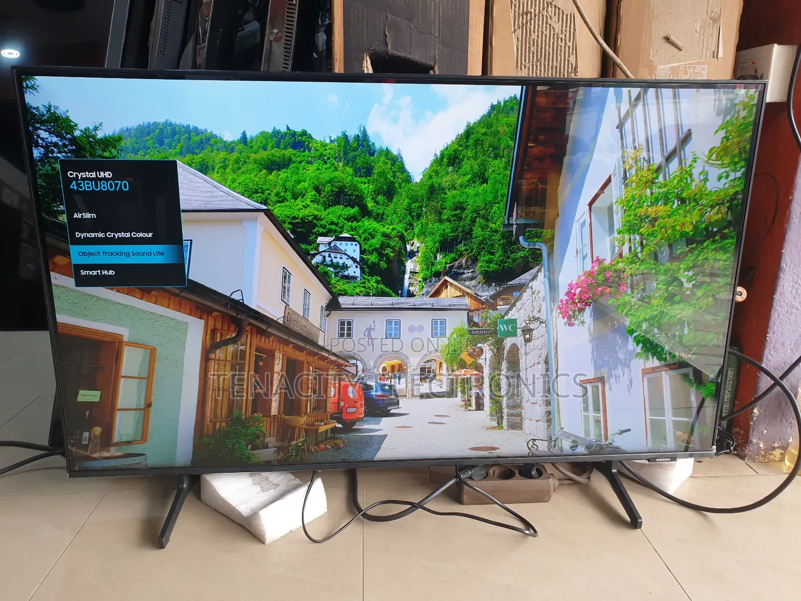 2022/43 Airslim Samsung Crystal Uhd HDR Smart TV