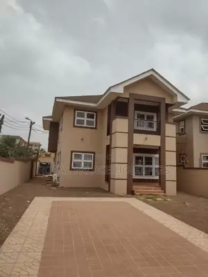 4bdrm Duplex in American House, Adjiriganor for rent