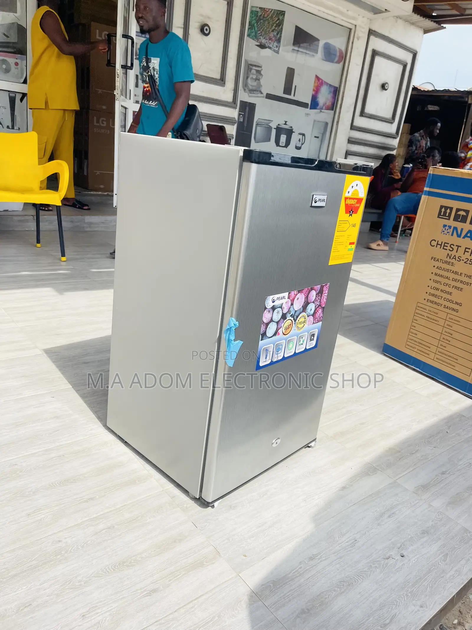 Super Chilling Pearl PF-111 Single Door Table Top Fridge.