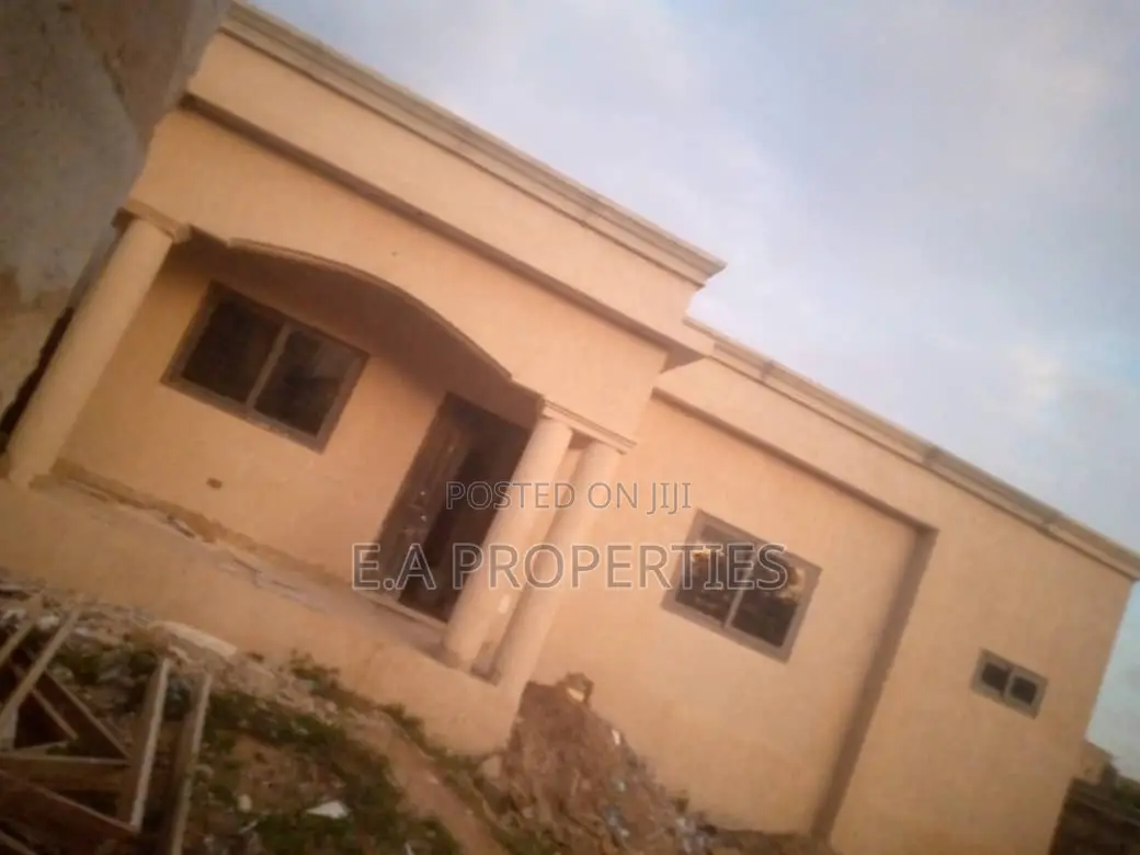 3bdrm House in E A Properties, Malejor for rent