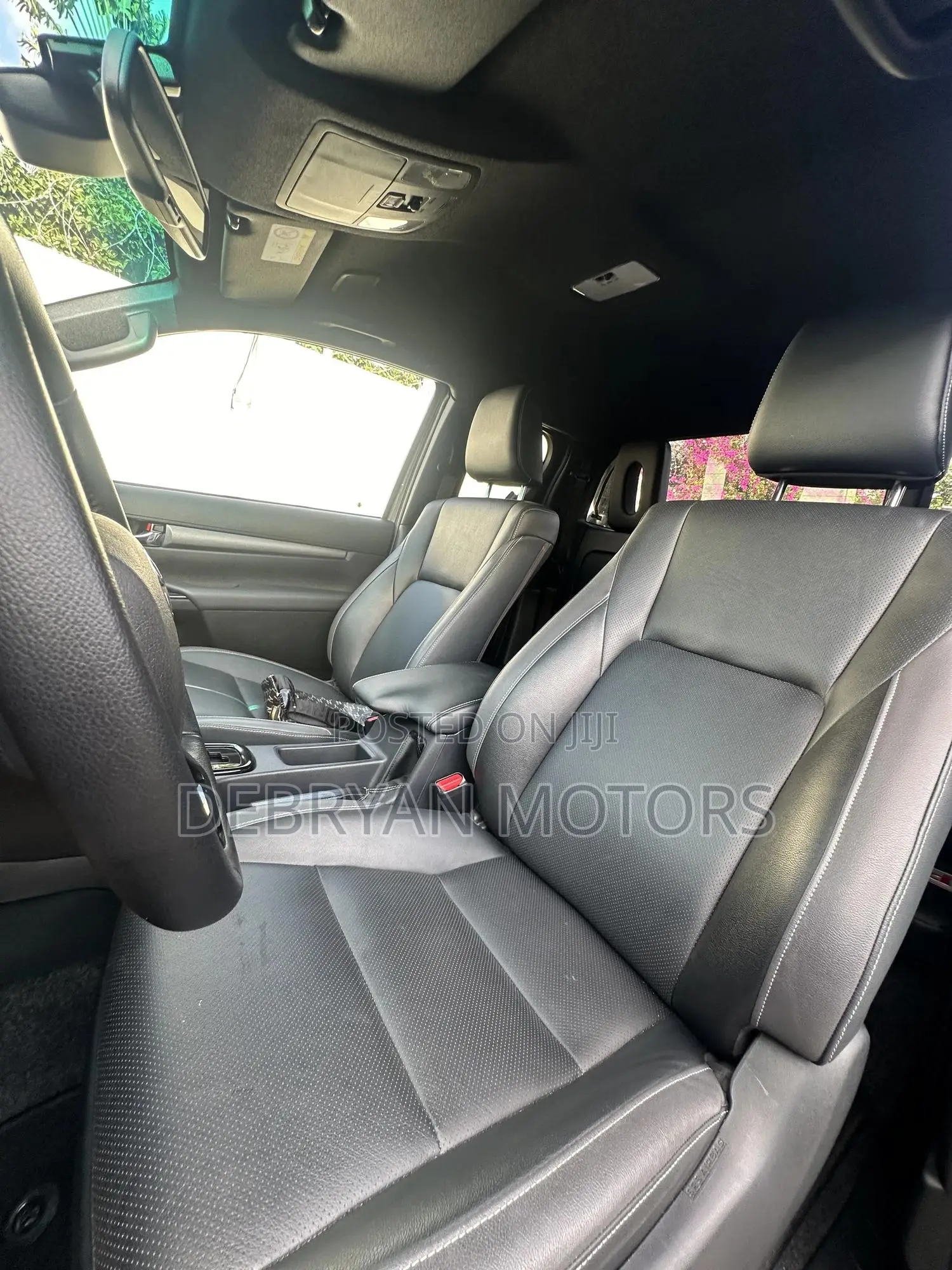 Toyota Hilux 2023 Gray